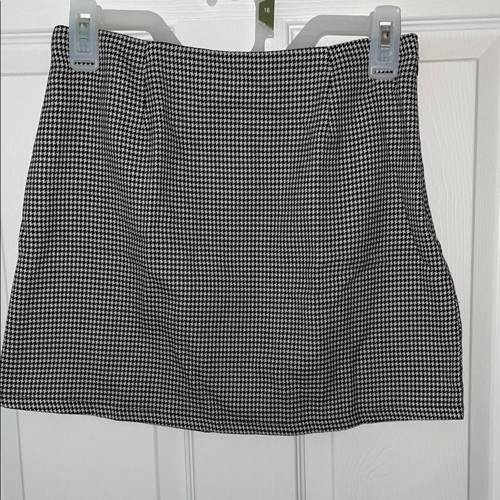 Forever 21 Black and White Mini Skirt